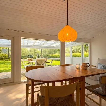Summer House With Wood Stove Near Vejrhoj Canal 펜션